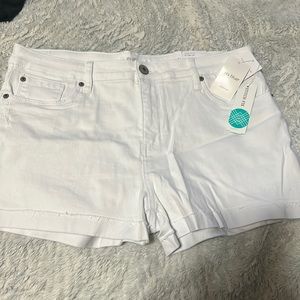 NWT Size 32 white jean shorts bought from stitchfix